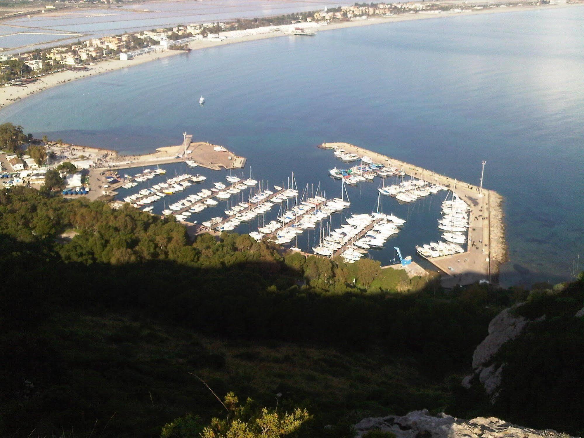 Al Porto Di Cagliari Hotel Exterior photo